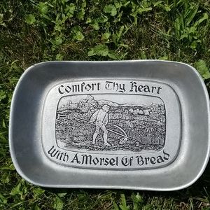 Walton puter bread tray. Good condition.